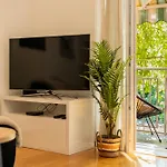 Luxury Aria In Centre Апартаменты