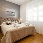 Luxury Aria In Centre *